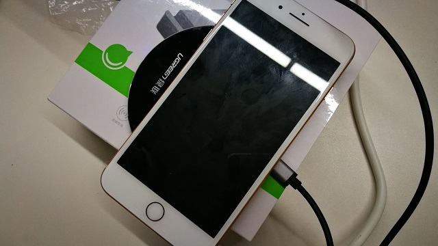 iPhone8无线充电实测.jpg