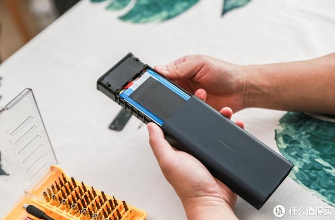 恒行620000mAh SCP双向快充充电宝拆解，真材实料！
